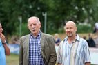 Zwei Männer am Spielfeldrand