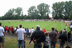 Zuschauer am Spielfeldrand